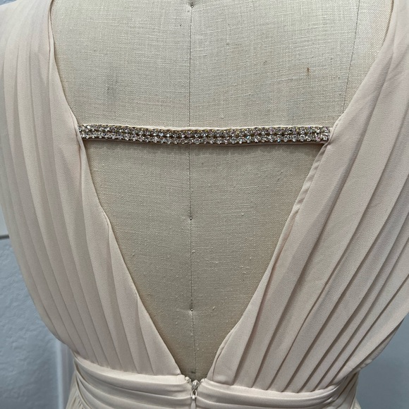 Small size ( runs big) worn only once for just 2 hrs. - Picture 6 of 6